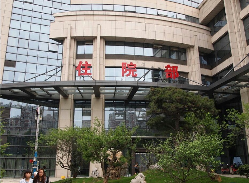 標(biāo)識公司分享：醫(yī)院標(biāo)識是指什么？-千帆標(biāo)識，行業(yè)經(jīng)驗15年，為400+企業(yè)或市政單位提供標(biāo)識系統(tǒng)解決方案。