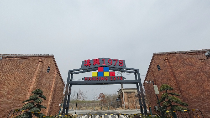 標(biāo)識(shí)公司分享：導(dǎo)向標(biāo)牌的設(shè)計(jì)-千帆標(biāo)識(shí)，行業(yè)經(jīng)驗(yàn)15年，為400+企業(yè)或市政單位提供標(biāo)識(shí)系統(tǒng)解決方案。